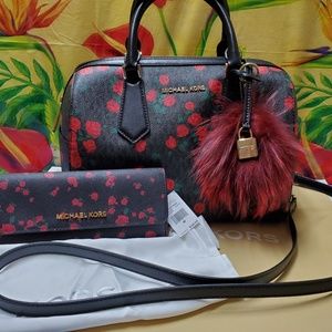 🚫SOLD🚫Michael Kors Hayes Satchel/Wallet Combo